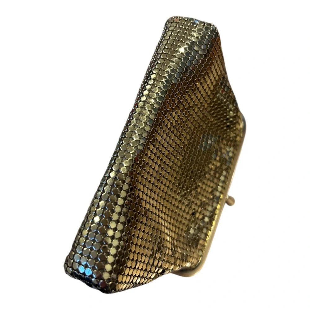 50s WHITING & DAVIS MCM SHIMMERING GOLD MESH CHANGE PURSE W KISS CLOSURE 3